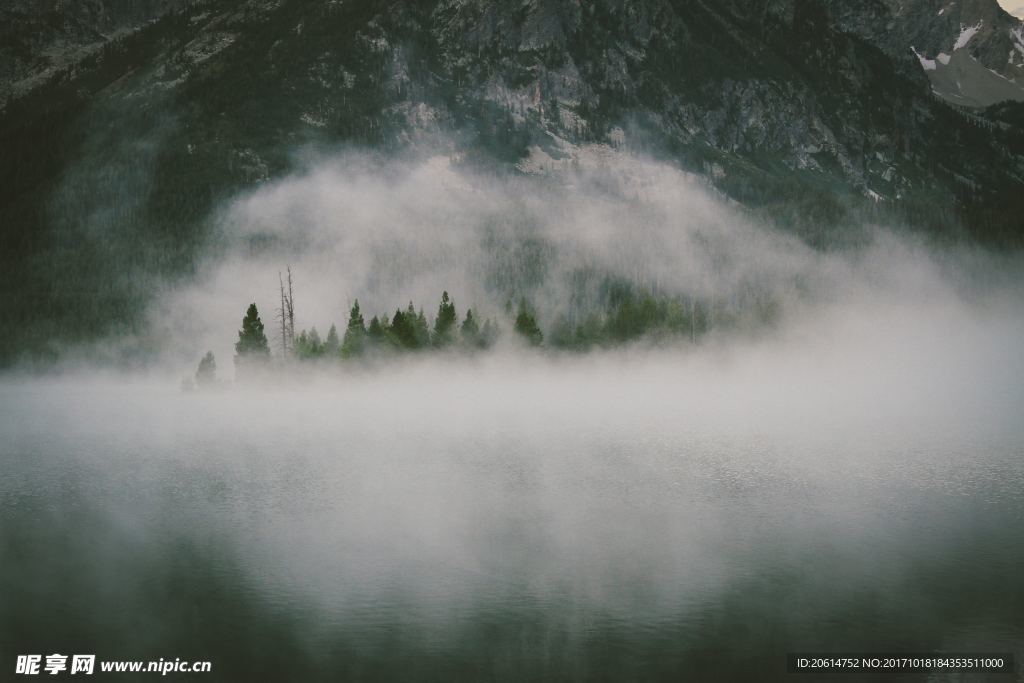 云雾环绕的美景