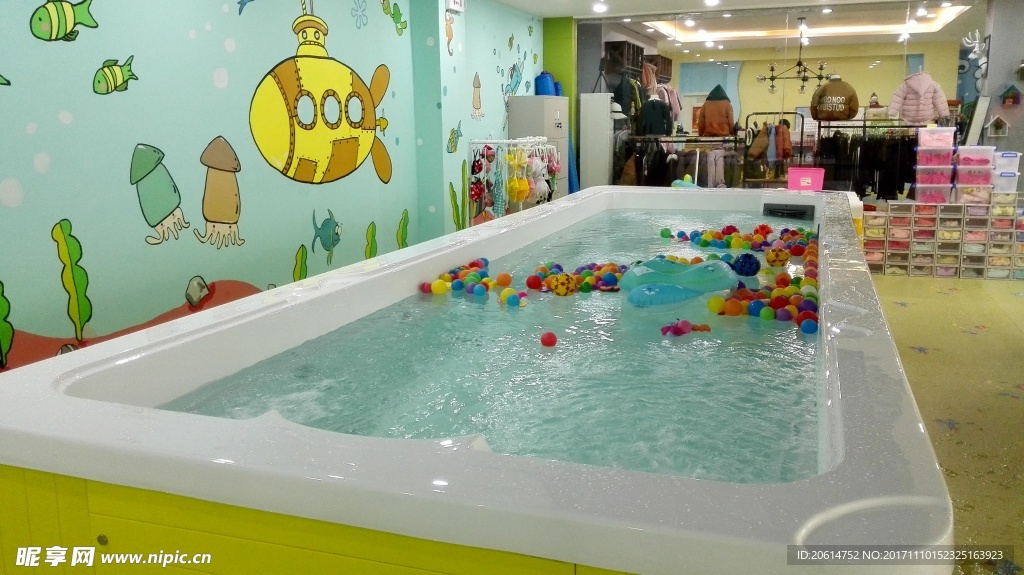 儿童游泳池