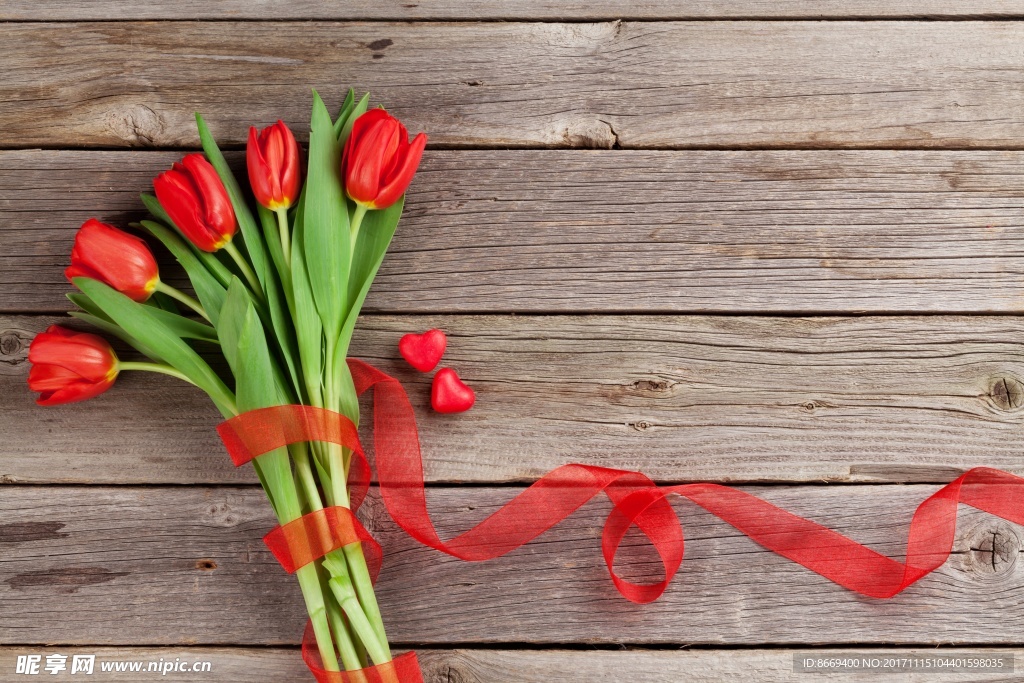 红色郁金香情人节花束