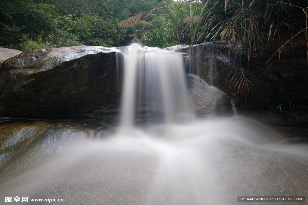 金寨县新安村 小河沟