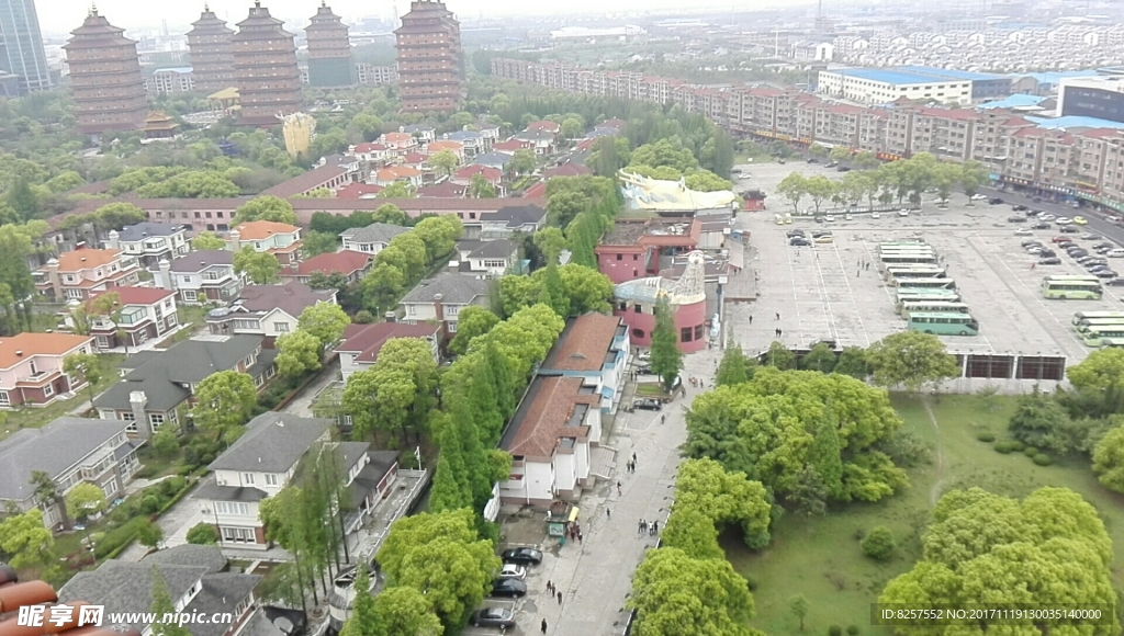 华西村别墅群绿化风景