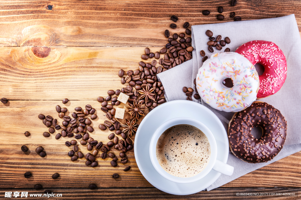 八角甜甜圈巧克力粮食茶杯食物
