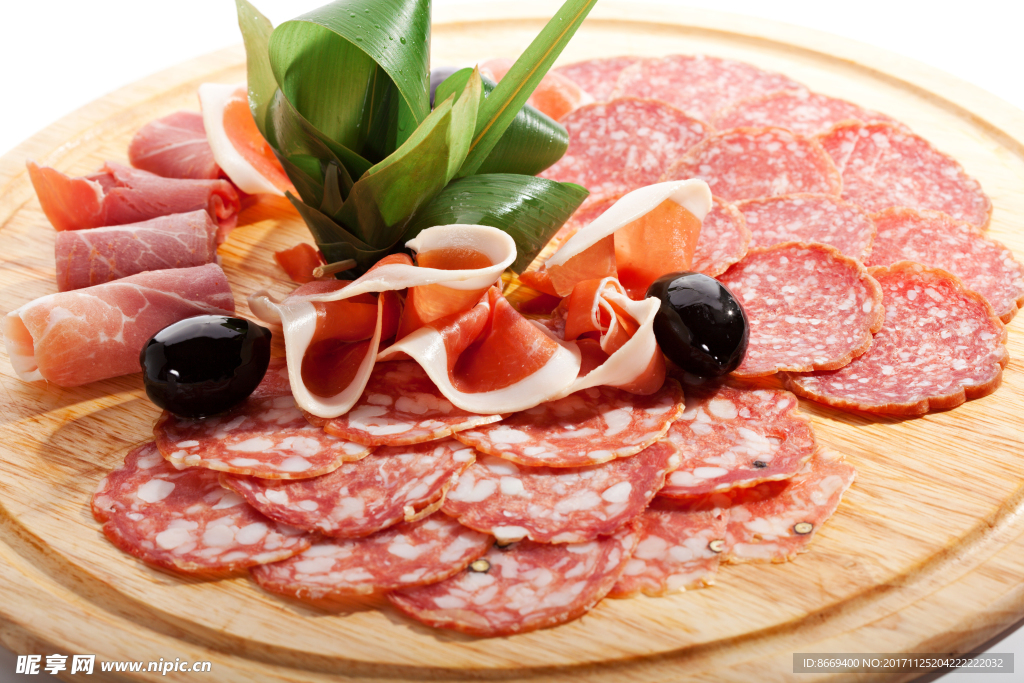 肉类产品腊肠橄榄火腿砧板