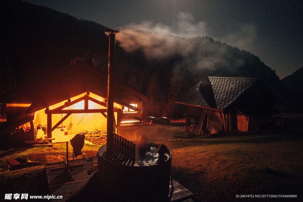 灯火通明的房屋