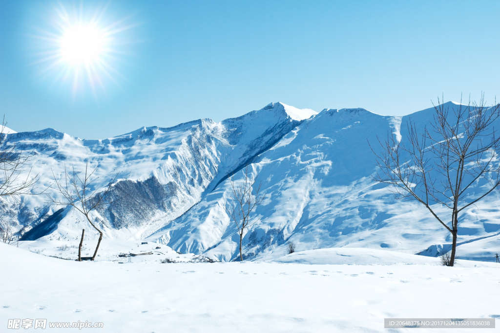 雪山阳光大图