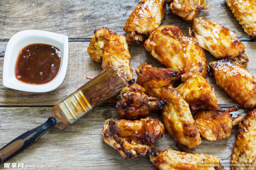 美味的烤鸡腿图片