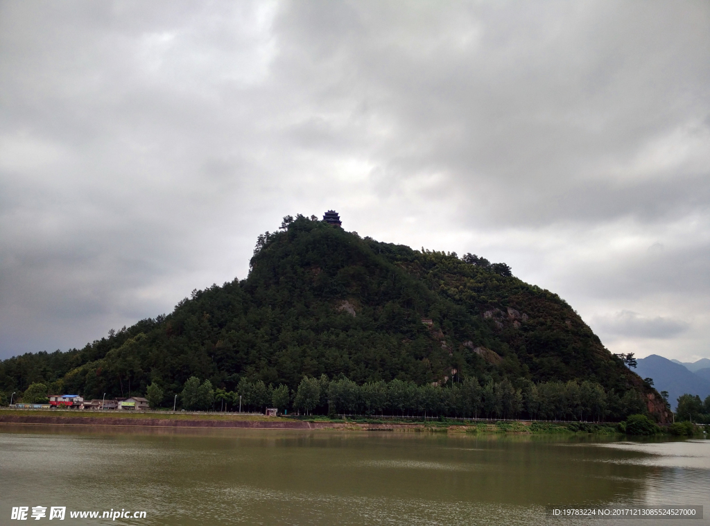 湖光 山色 碧水 蓝天 白云