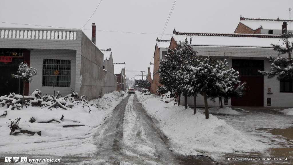 冬日里的乡村雪景