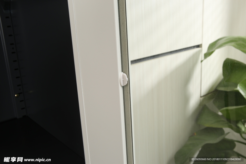 沛瑾家具开玻璃文件柜