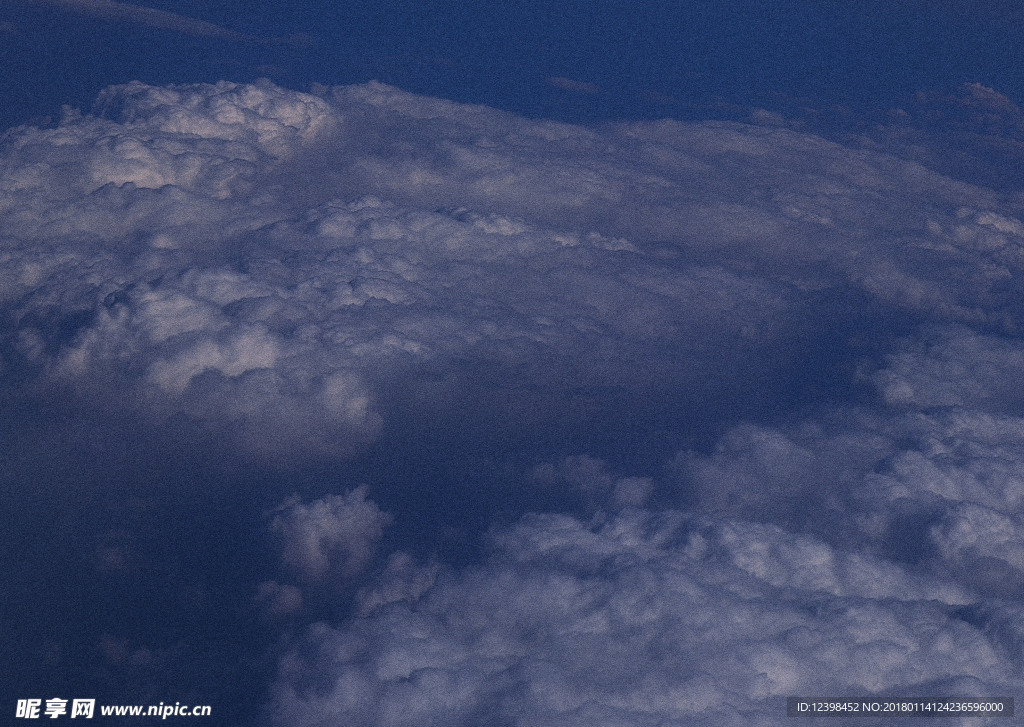 蓝天白云 天空中的云彩 云朵