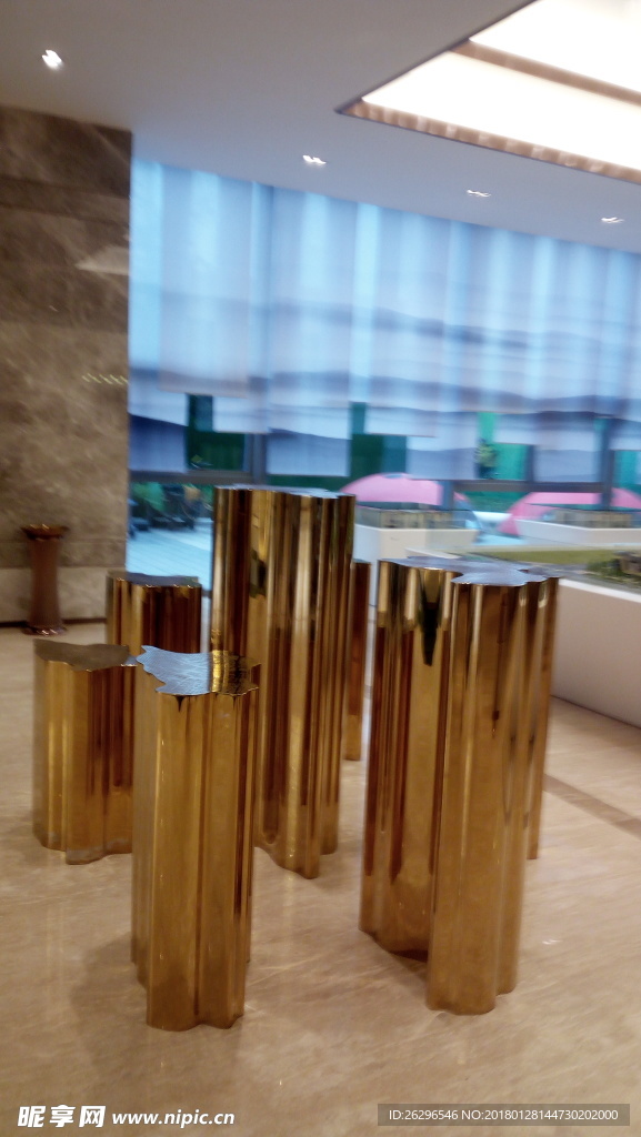 装饰金属柱