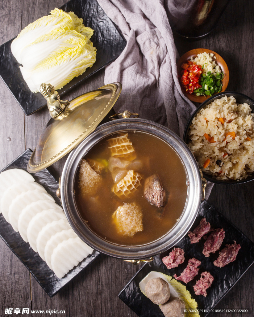 美味的牛腩汤图片