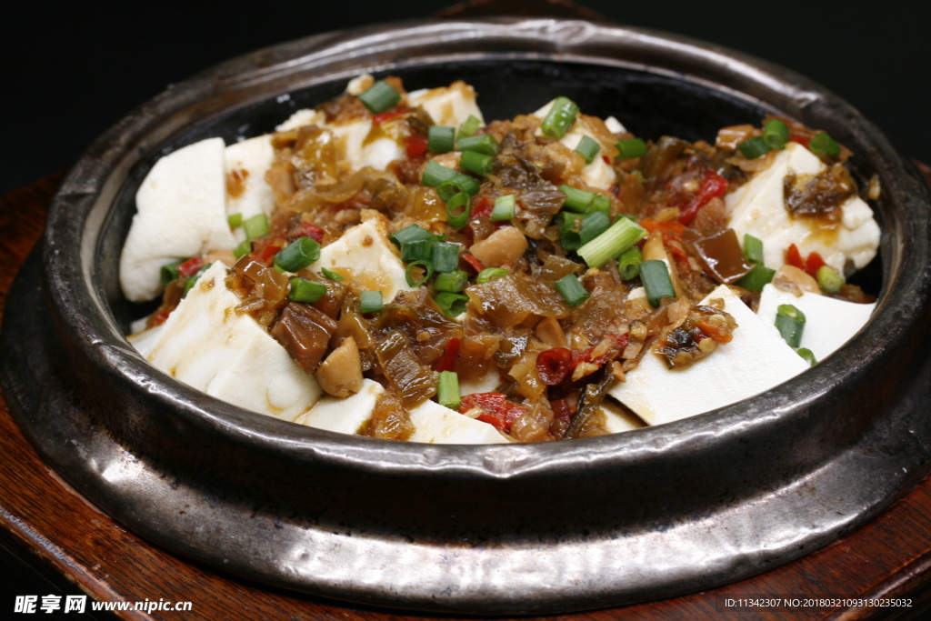 石锅嫩豆腐