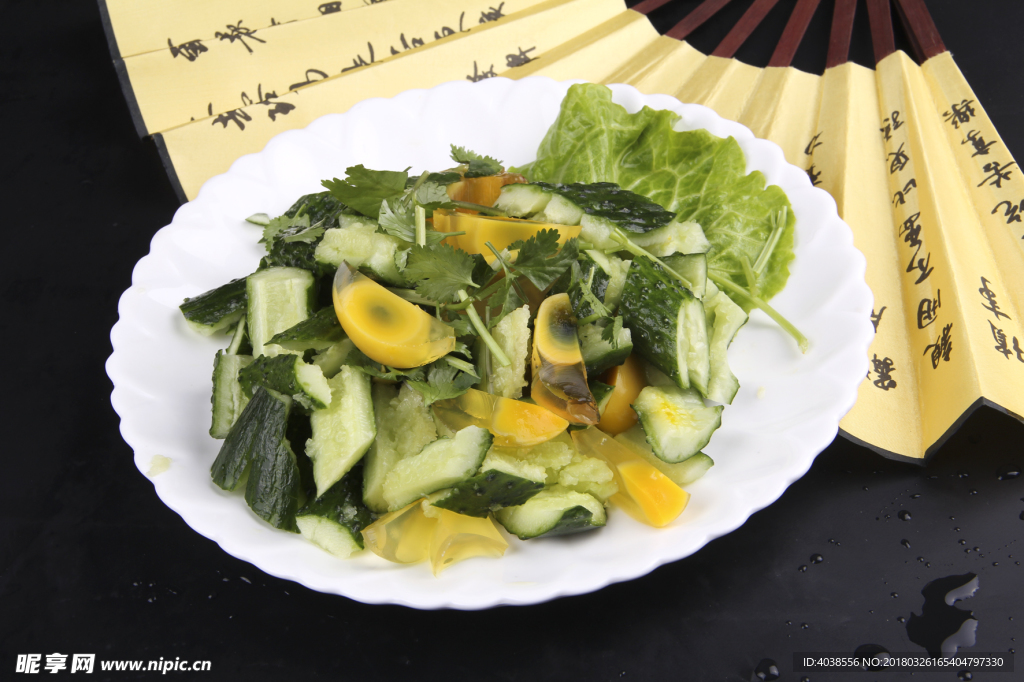 青瓜香菜拌皮蛋