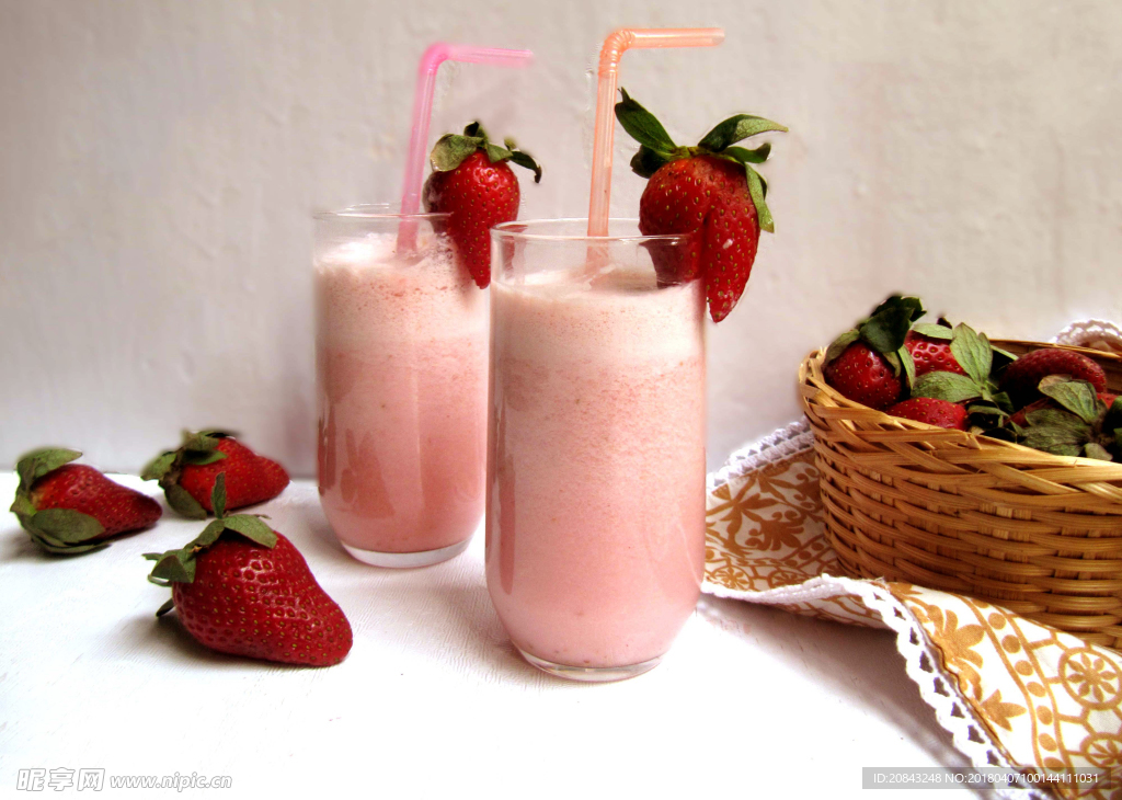 草莓奶昔
