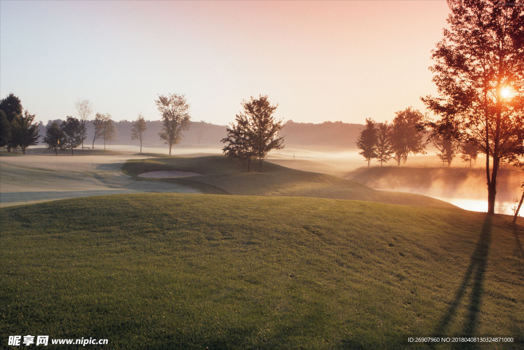 摄影 草地 高尔夫场地 湖水