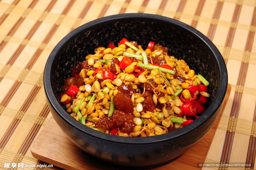 自发豆芽烧鹿筋