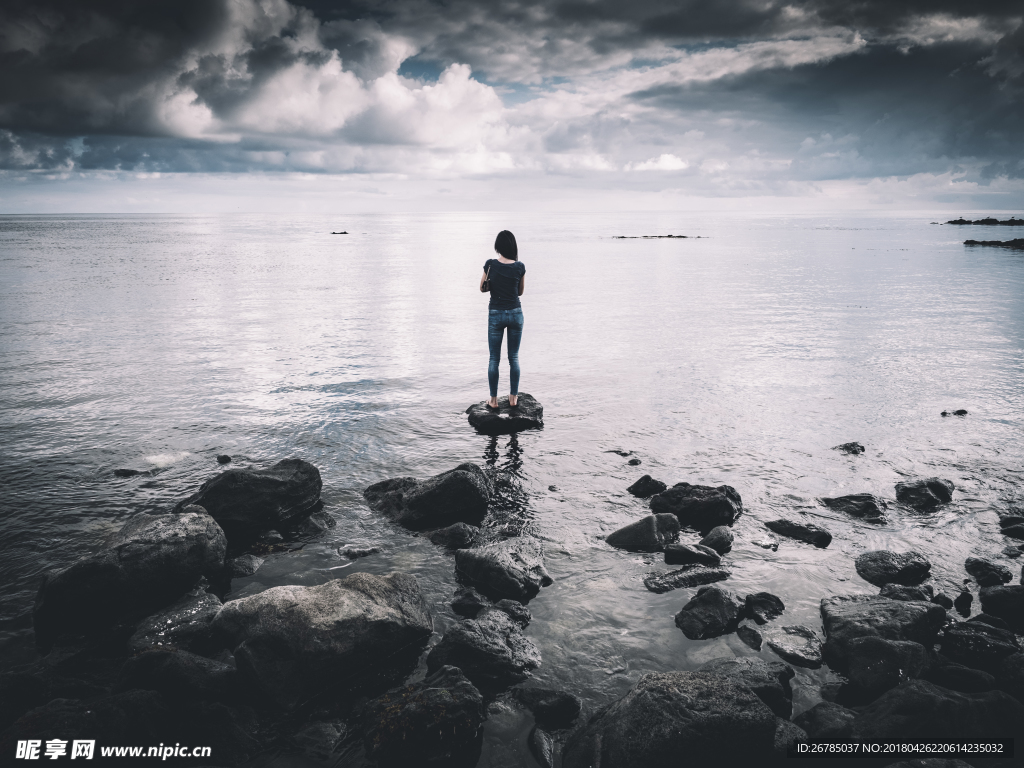 唯美海边女孩壁纸