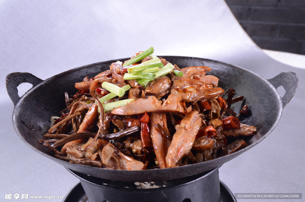 干锅茶树菇肚条