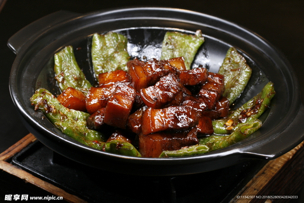 虎皮辣子烧红烧肉