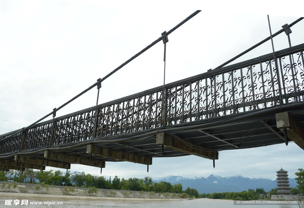 行于四川崇州（元通古镇）