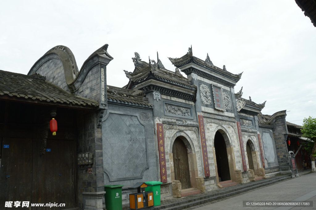 行于四川崇州（元通古镇）