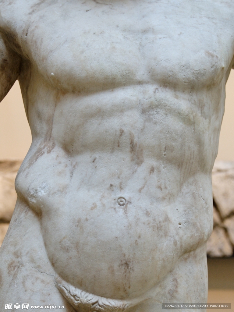 雕像肚子