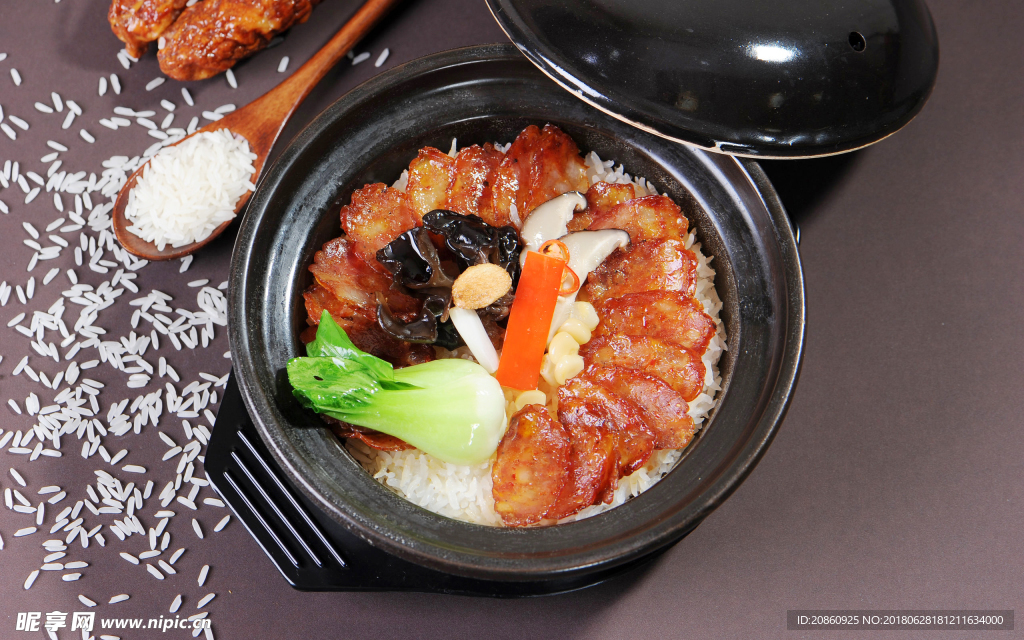 腊味煲米饭图片