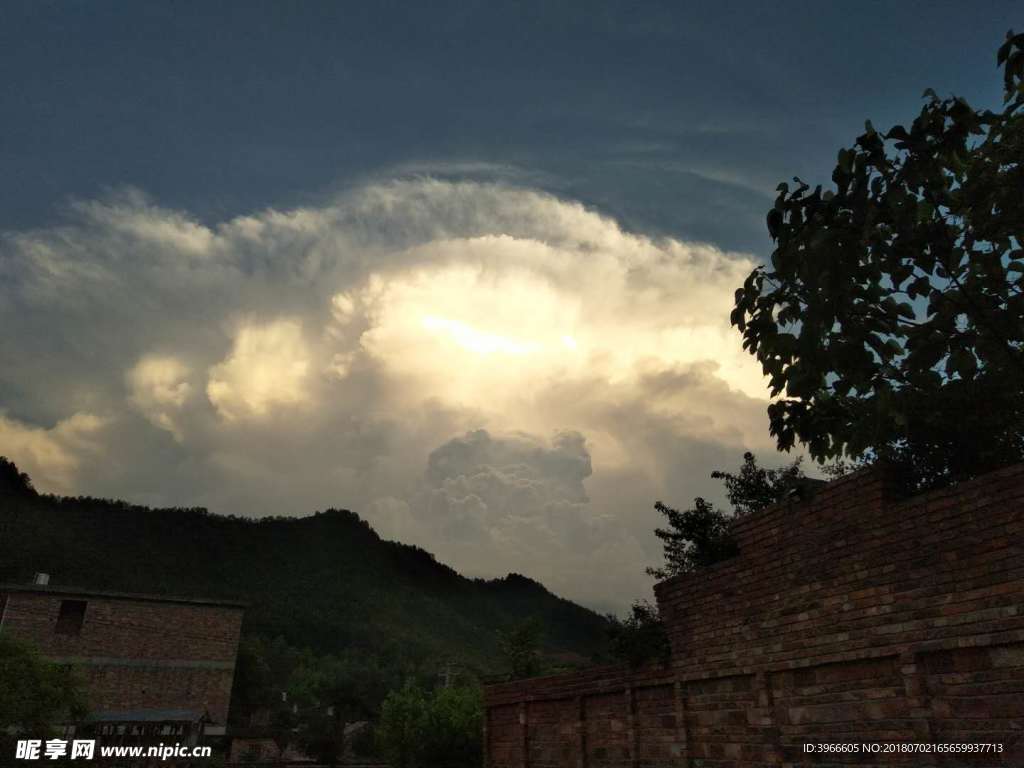 钦龙村百福堂竣工“观音坐莲”