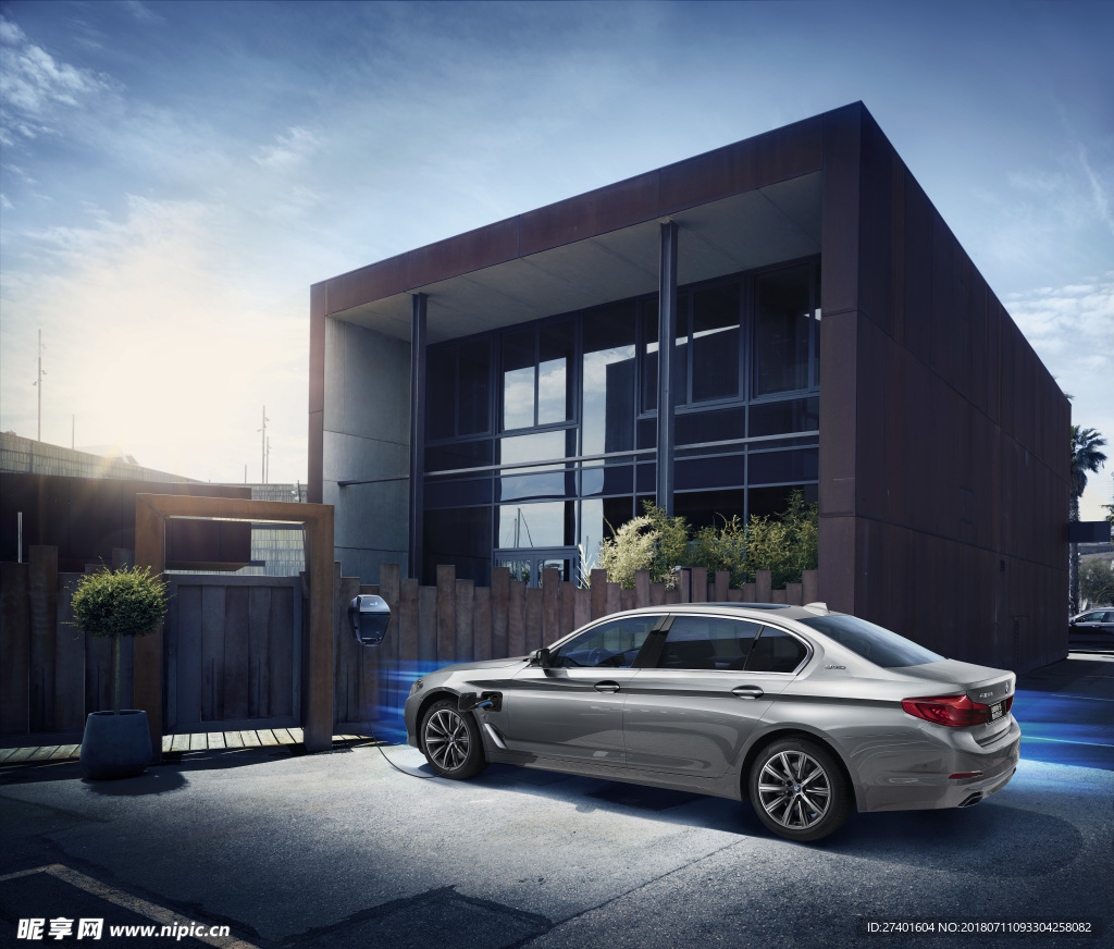 BMW5系插电混合动力-充电桩