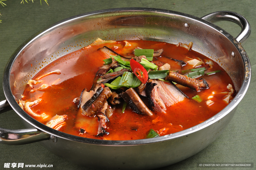 腊肉鳝鱼脆笋火锅
