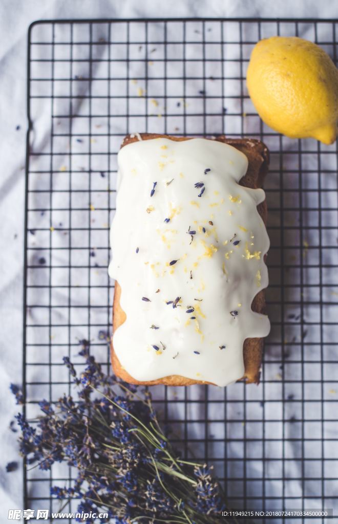 奶油蛋糕     甜甜圈