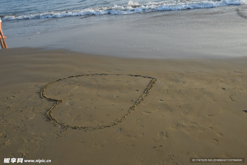 海边沙滩桃心