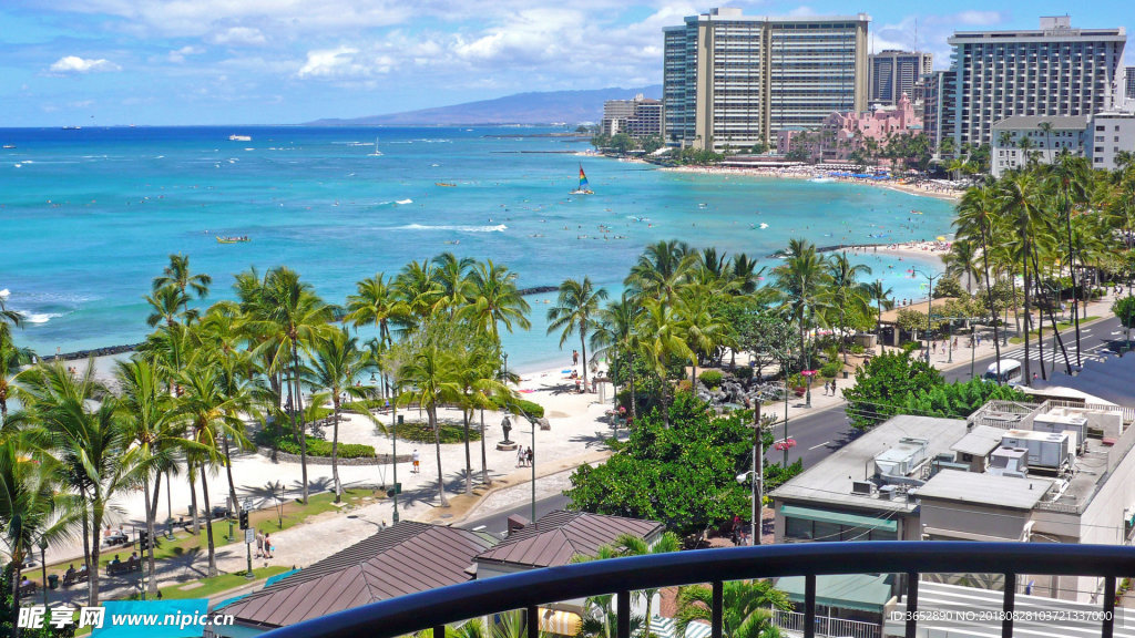 城市 建筑 高楼 碧水 灯光