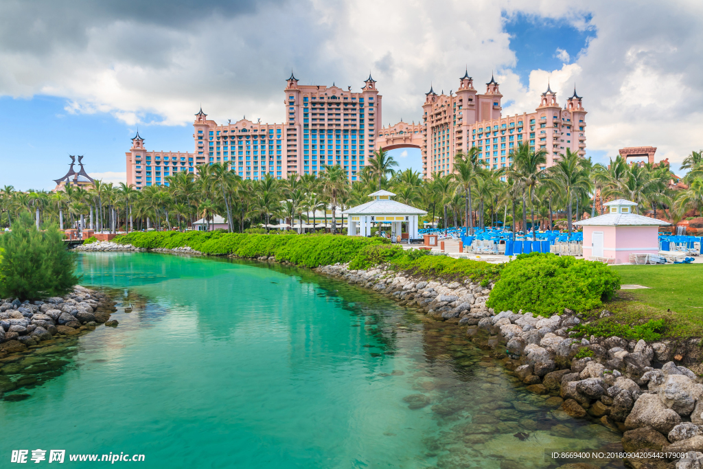 自然风景房屋河流
