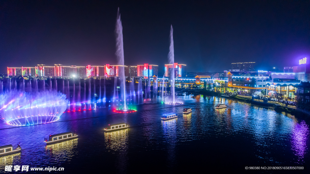 华阳湖光影水秀