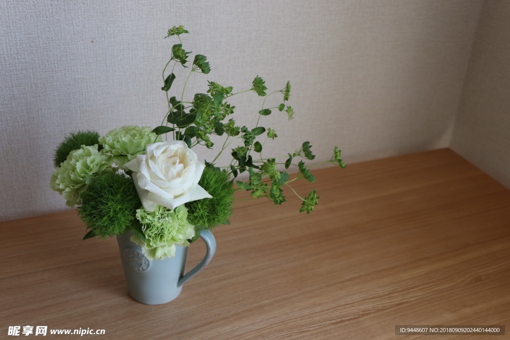 室内花朵插花图片