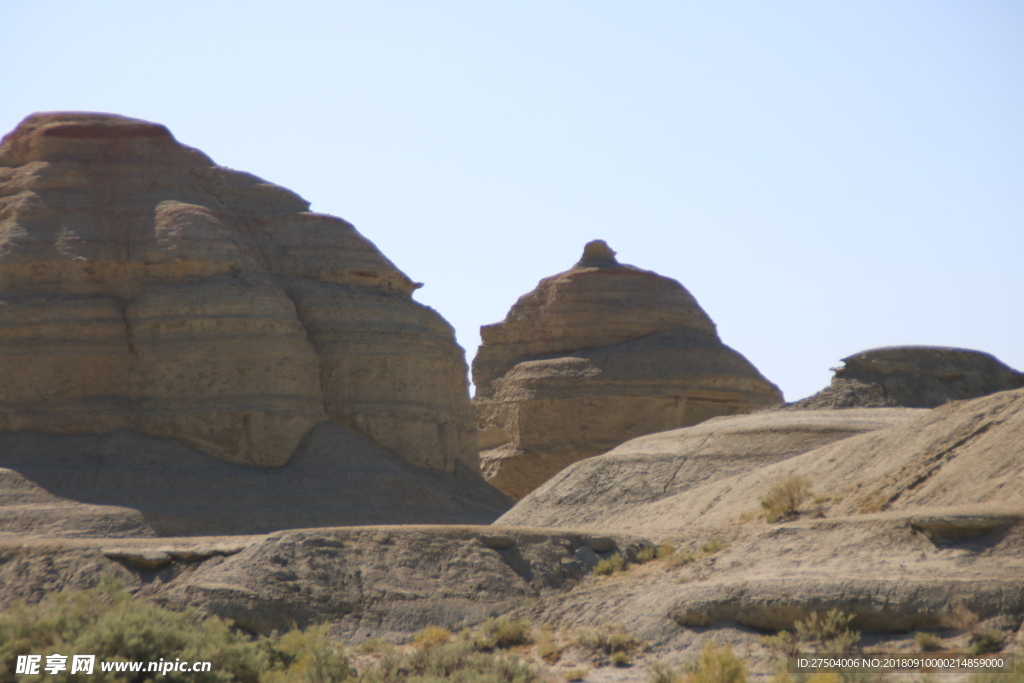 魔鬼城 蓝天 沙漠 土山 粮仓