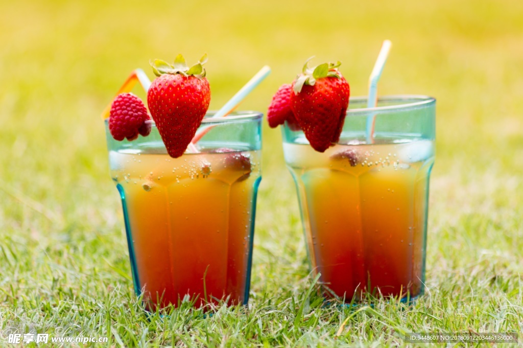 草莓冷饮图片