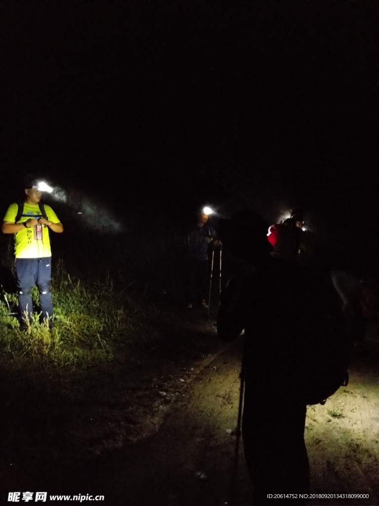 夜色下的急行军