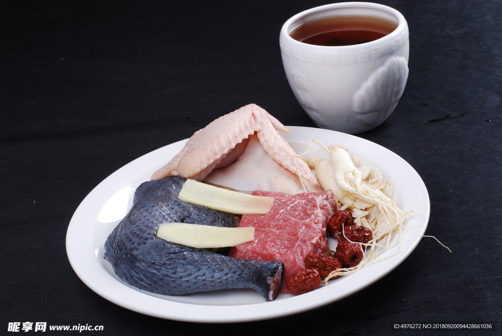 红枣人参炖乌鸡