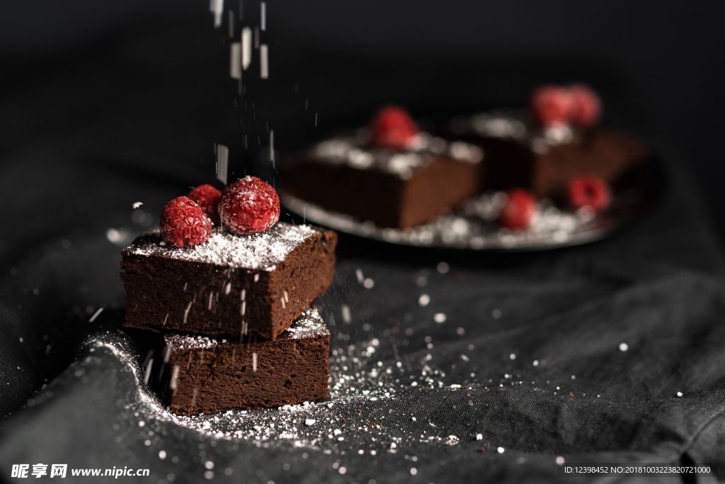 树莓巧克力蛋糕