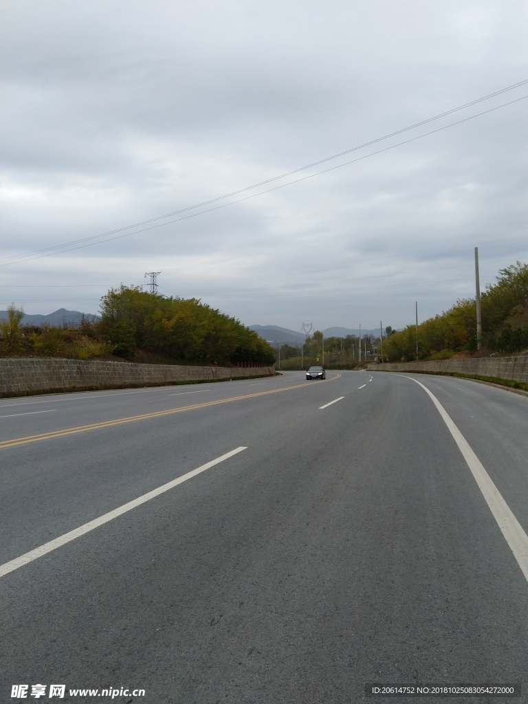 空荡荡的道路风景