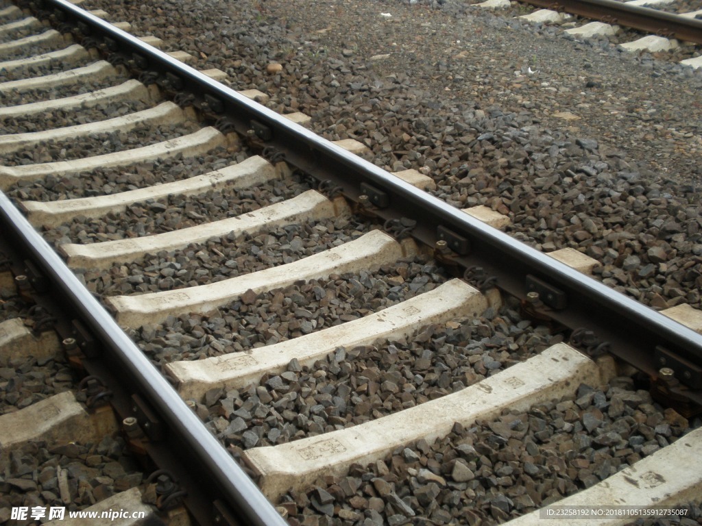 铁路 轨道