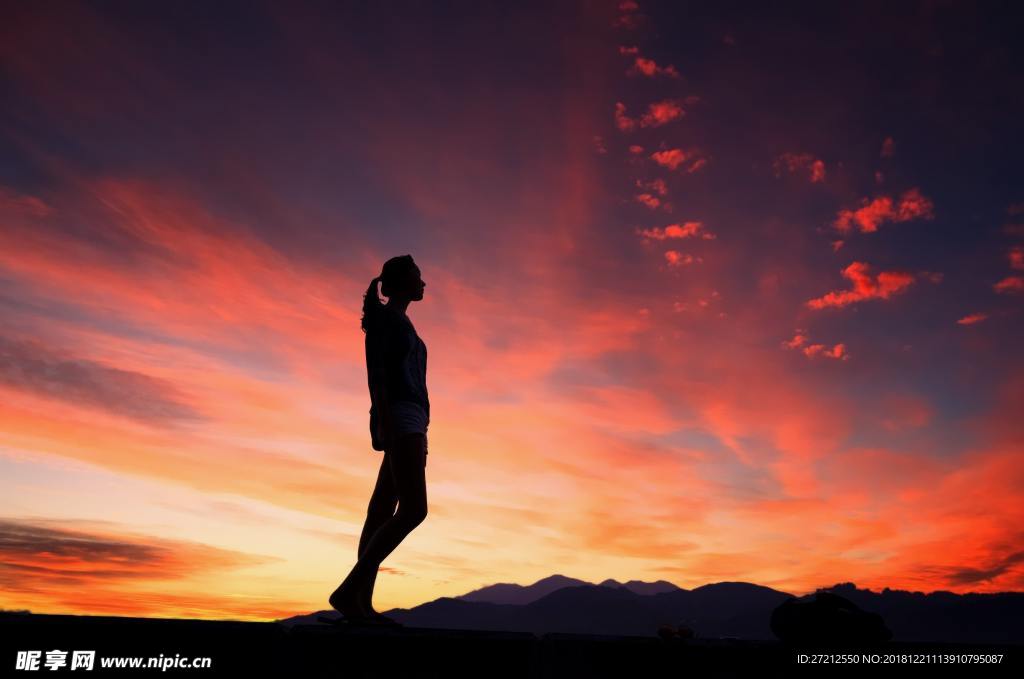 夜晚黑暗系人物景色
