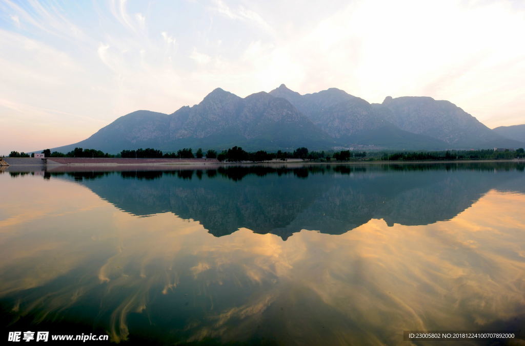 河流 白沙河 山川河流 大山大