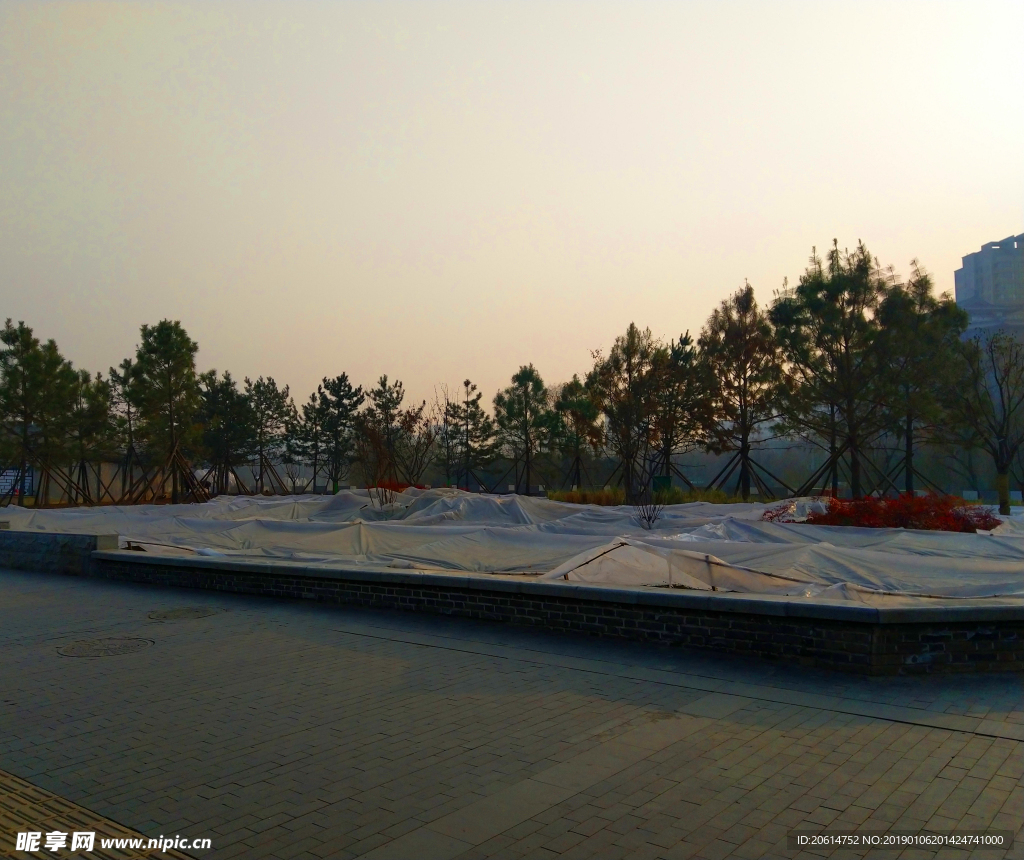 日暮下的城市风景