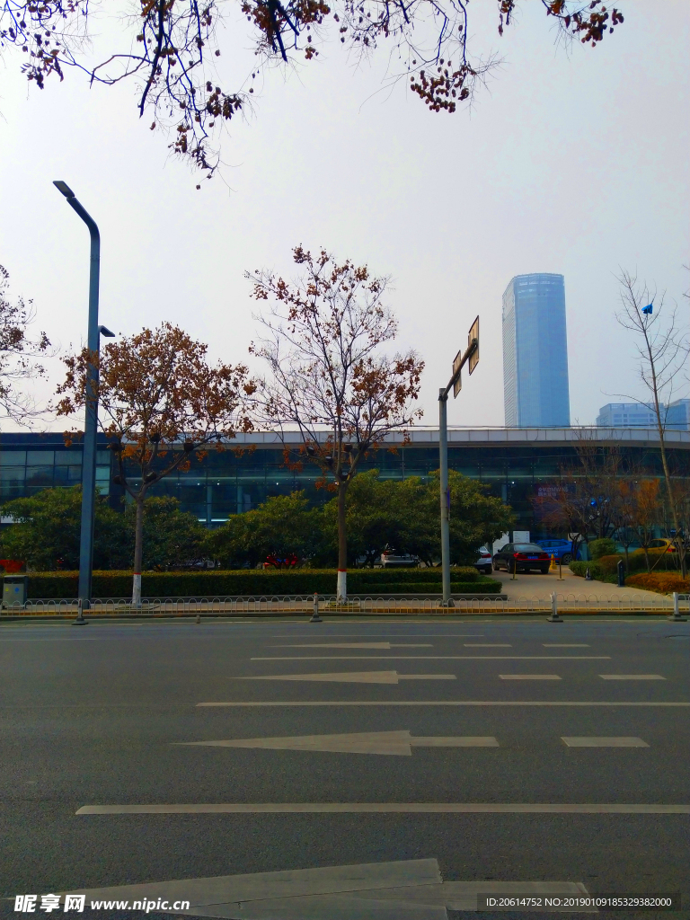 日暮下的城市风景