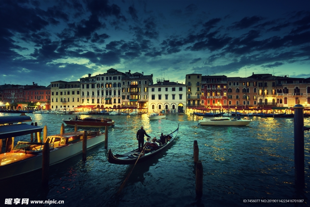 威尼斯小镇高清风景画