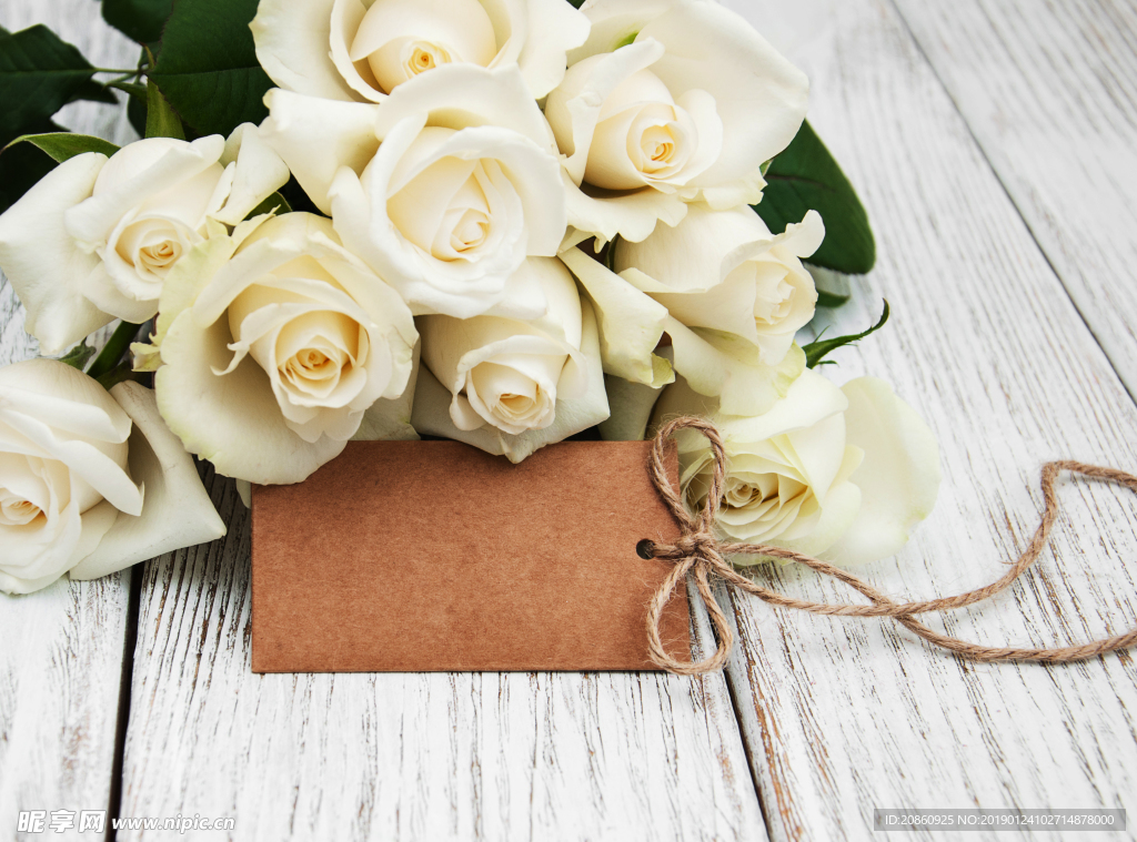 木板上的鲜花图片